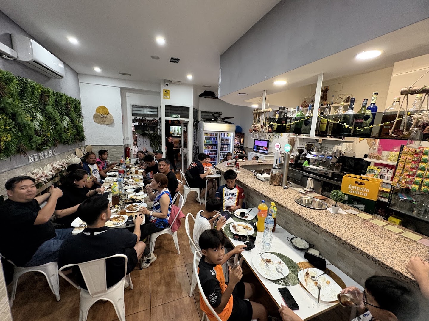 Neneng Bar / Filipino Restaurant · Fotos 1